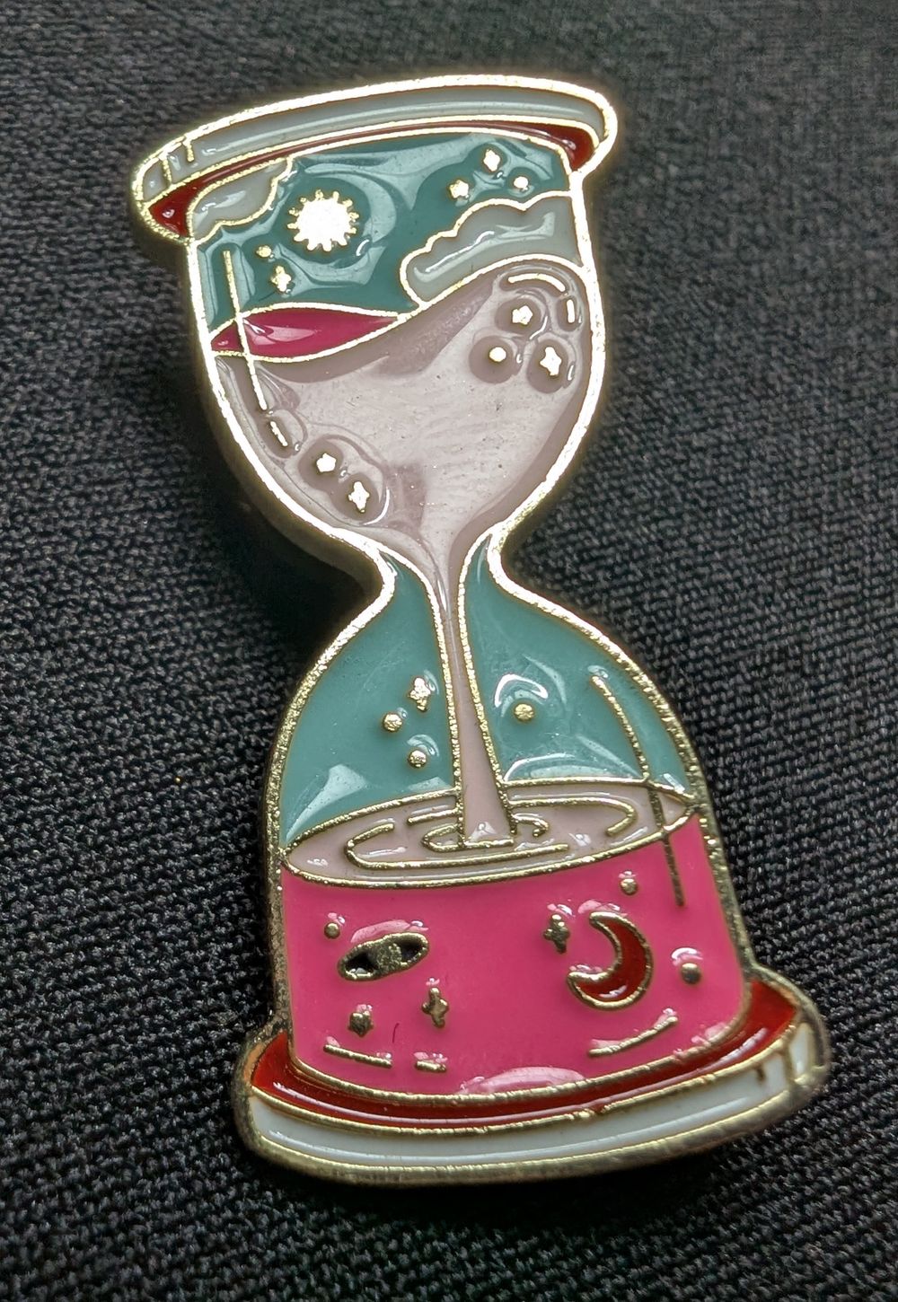 Hourglass pin