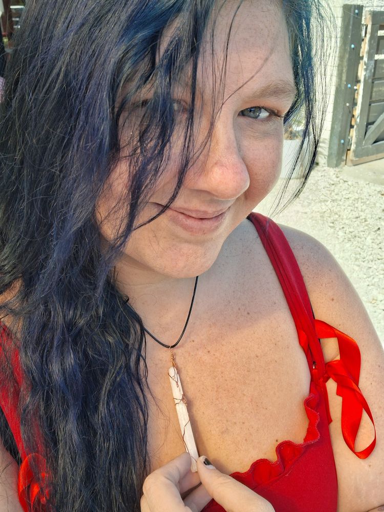 Wire wrapped selenite